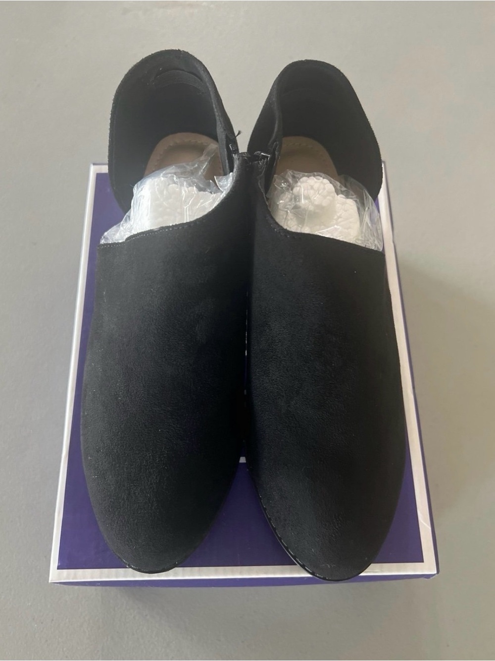 TOP Moda Black Suede Ankle Booties